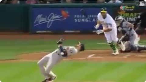 Collin McHugh esquivó la pelota al estilo The Matrix