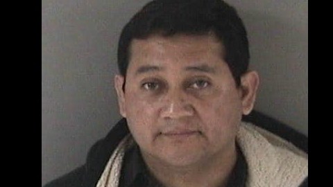 El sacerdote David Mendoza-Vela, fue arrestado el 30 de marzo en Freemont, California.