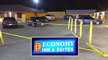 Cuando los oficiales arribaron al motel Economy Inn, ubicado en South Main y Kylewick Drive, encontraron al hombre sin vida.