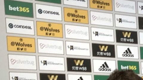 La Asociación de Escritores de Futbol le otorgó un especial reconocimiento a Raúl Jiménez