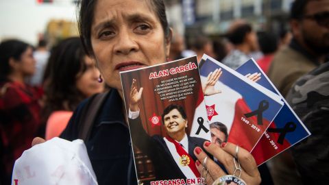 Partidarios del expresidente peruano Alan García se reúnen en Lima.