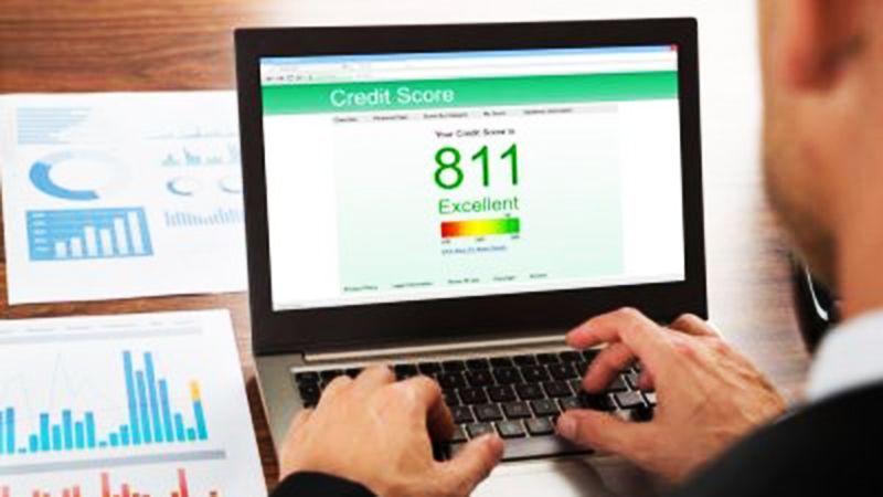 Cómo obtener un reporte de crédito gratis? - La Opinión