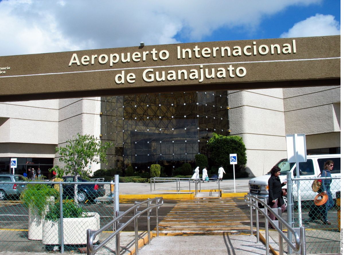 Asalto en aeropuerto de Guanajuato.