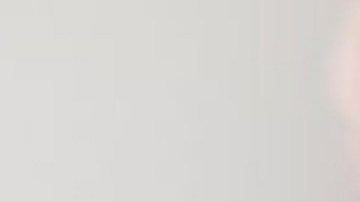 Bobina de metal para quitar el bello facial.