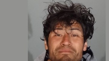 El sospechoso fue identificado como Sergio Castillo, de 27 años, residente de Los Ángeles.