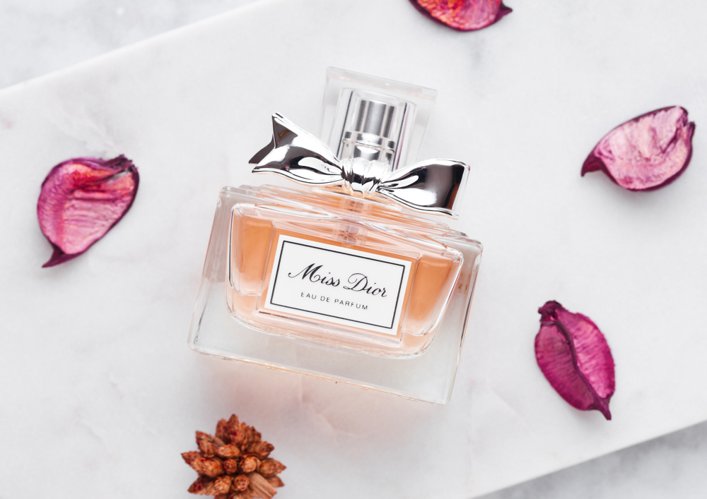 Los 5 mejores perfumes para mujer marca Dior por menos de $100 - La Opinión