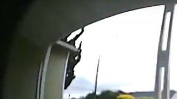 Según la Policía de San Mateo, el video de seguridad compartido en la plataforma Ring reveló que el mismo sospechoso intentó robar otras casas de sus clientes