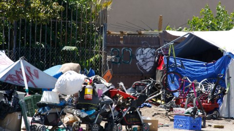 Unas 60 mil personas viven en las calles de Los Ángeles.