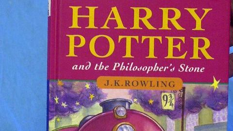 El ejemplar de Harry Potter que saldrá a subasta el jueves.