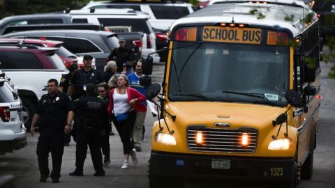 Imágenes del tiroteo en una escuela en Denver.