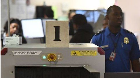 La TSA enviará a sus oficiales por grupos.