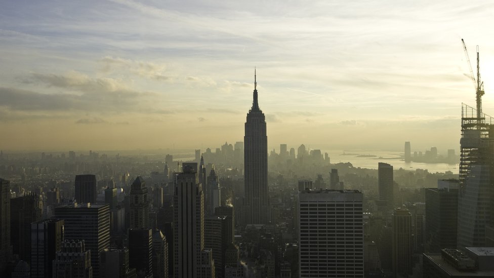 Nueva York exigirá reducir emisiones contaminantes.