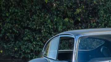 Este Jaguar XKE se está vendiendo en $60,500 en el sitio de subastas "Bring a  Trailer"