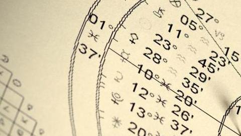 Bastaría decir que no hay dos horóscopos iguales.