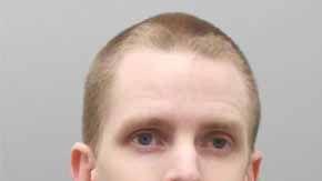 La pareja de la mujer ha negado sus acusaciones, pero la investigación continúa.