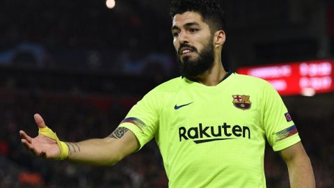 El jugador del Barcelona Luis Suárez será intervenido de la rodilla derecha.