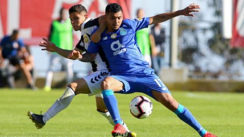 El mexicano del FC Porto Jesús 'Tecatito' Corona colaboró en la victoria de su equipo ante el Nacional.