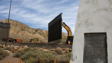 La construcción del muro empezó el fin de semana previo a Veterans Day.