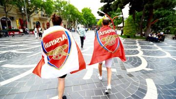 Aficionados del Arsenal se hacen presentes en la final de la Europa League