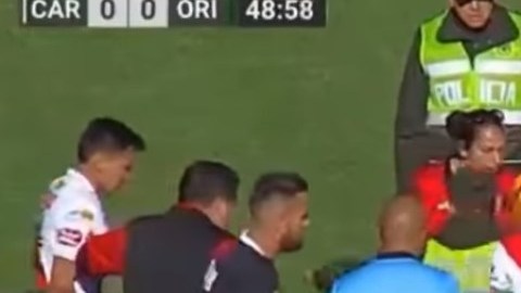 El árbitro Víctor Hugo Hurtado murió en pleno partido en el fútbol de Bolivia.