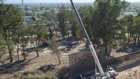 Reemplazo de la valla fronteriza en Calexico.
