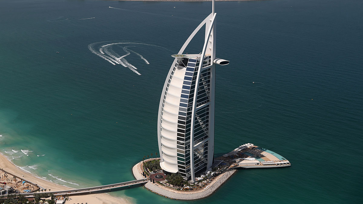 El hotel más lujoso de Dubai más de 2,500 dólares por noche La Opinión
