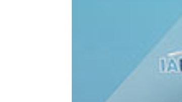 Angelica Chavez con su premio de la lotería Mega Millions.