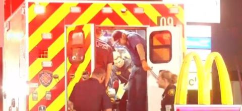El hombre herido, según la policía, después se dirigió a un restaurante McDonald’s.