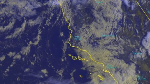 Imágenes satelitales del NWS muestran el frente frío principal que trajo la lluvia generalizada al sur de California el pasado fin de semana.