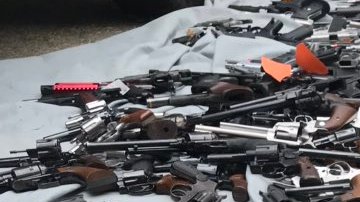 Cientos de armas confiscadas en Bel Air.