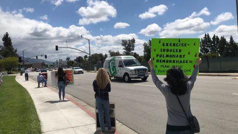 Algunos grupos piden que se prohíban las carreras de caballos en California. (suminsitrada)