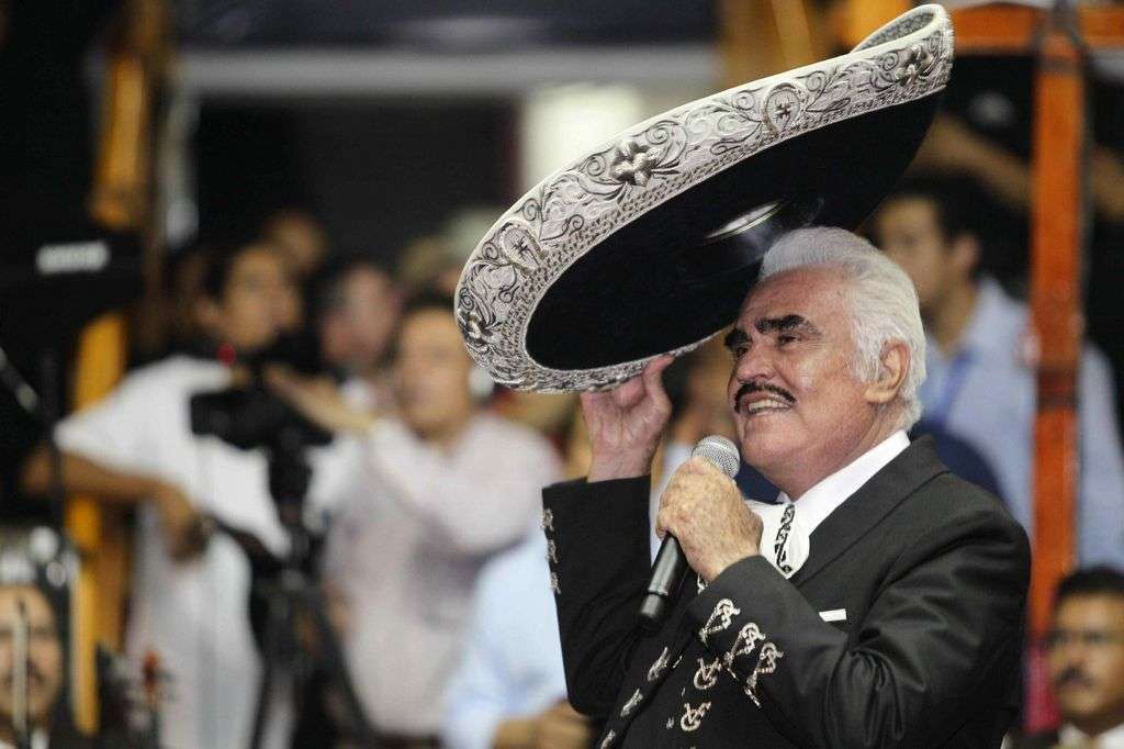 Hijo de Vicente Fernández da la cara por su padre y ...