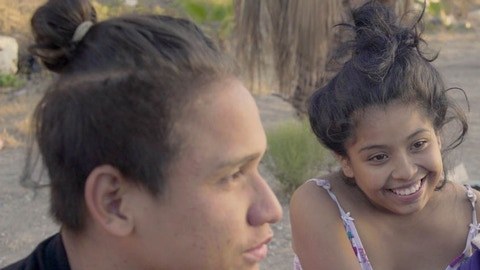 Con ocho meses de embarazo, Yuri con su hijo Santi y su pareja Mike deciden emprender el más importante viaje de su vida.