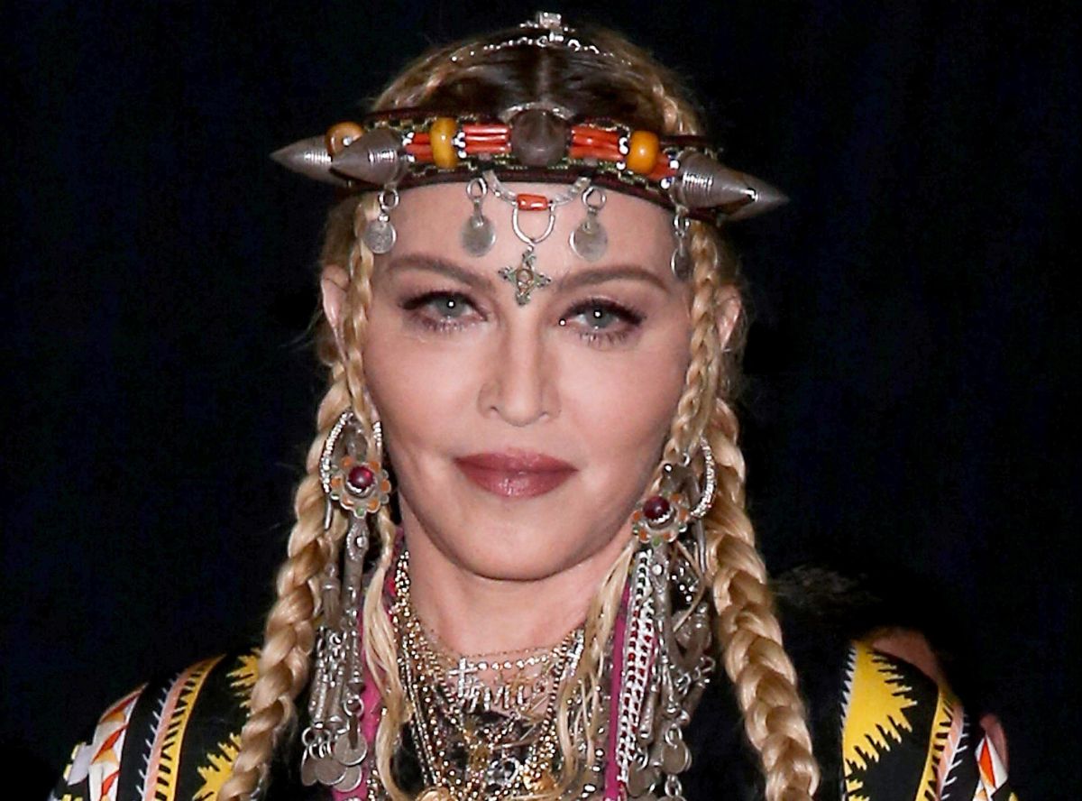 Madonna impacta al compartir en redes un apasionado beso con su novio, 35  años más joven que ella - La Opinión