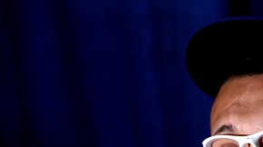 Julio Urías está acusado de violencia doméstica