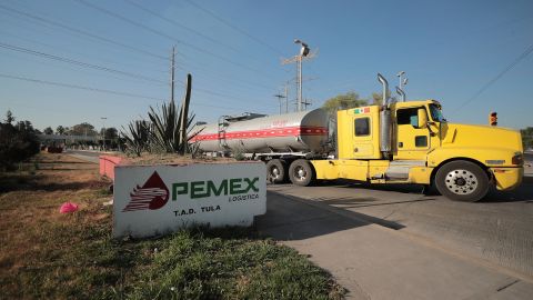 El gobierno de AMLO asegura que no interferirá en la elección del líder del sindicato petrolero.