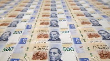 Los cajeros arrojaron billetes de $500 pesos mexicanos, alrededor de $26 dólares cada uno.
