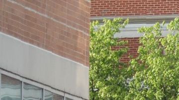 El campus en bloqueo después de un tiroteo en la Universidad de Carolina del Norte en Charlotte.