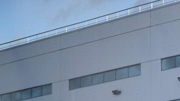 Reporte indica que las corporaciones tienen grandes ganancias en parte, a los bajos salarios que pagan. (Archivo)