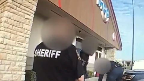 El oficial no está siendo identificado porque no se le han imputado cargos.