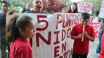 Familias protestan los altos costos de las rentas en LA. (Jorge Macías)