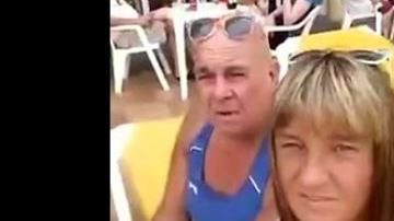 Steve Dymond junto con su esposa.