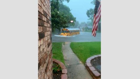 Tormentas fuertes continuaran toda la noche y los próximos días.