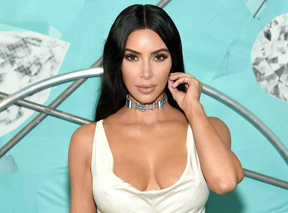 Gracia limpiar Ingenieria Critican a Kim Kardashian por llamar Kimono a su línea de fajas y ropa  interior - La Opinión
