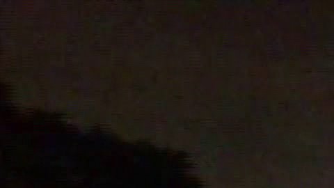 Los dos ocupantes del auto fueron declarados muertos en la escena.