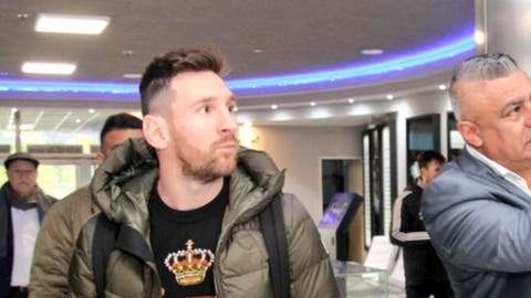 Lionel Messi llegó a Argentina para concentrarse con la selección albiceleste