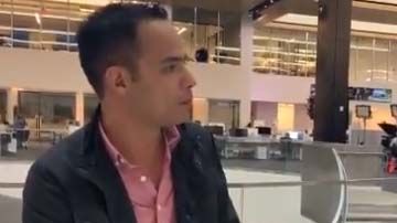 Aldo Meza en conversación con la periodista Felicidad Aveleyra.