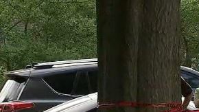 Vecinos se han acercado al límite del encordado esperando algo de información de que pudo haber ocurrido.