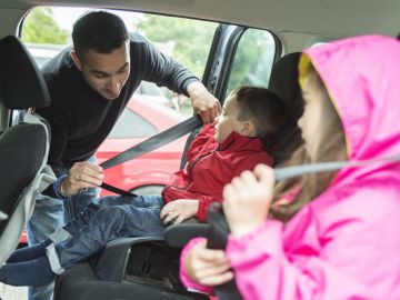 niños auto