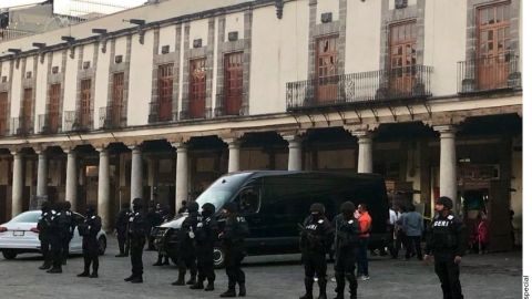 La policía Federal realizó un operativo en la Plaza de Santo Domingo